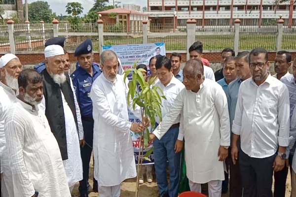রাউজানে ৬০ প্রজাতির ১ লাখ ৮০ হাজার ফলজ ও ঔষধি গাছের চারা রোপন কর্মসূচি উদ্বোধন
