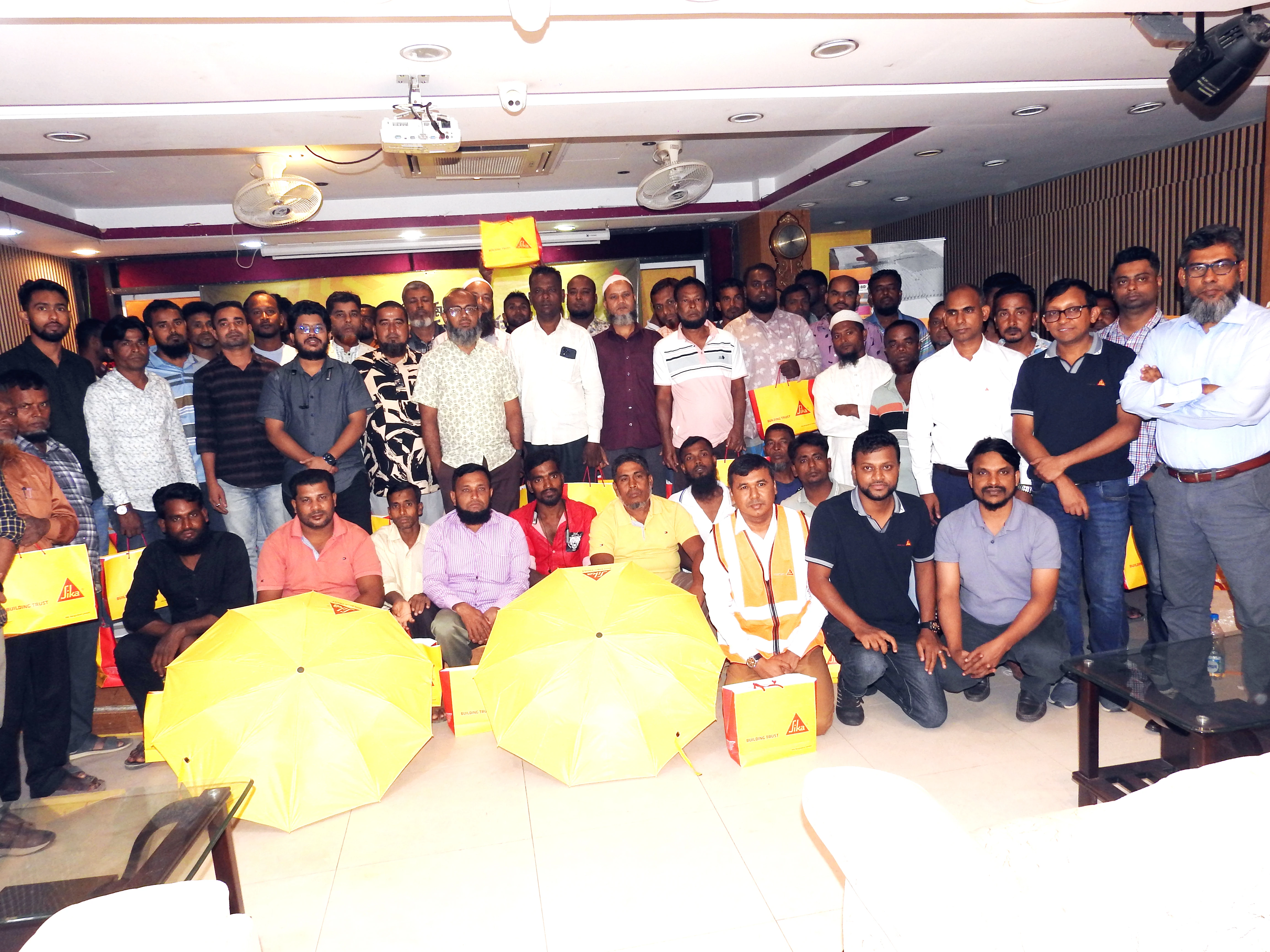 কুমিল্লায় নির্মাণ শ্রমিকদের স্বাস্থ্য ও নিরাপত্তা বিষয়ক কর্মশালা অনুষ্ঠিত