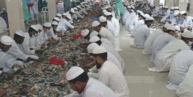 পাগলা মসজিদের দানবাক্সে ৪৩ বস্তা টাকা, চলছে গণনা