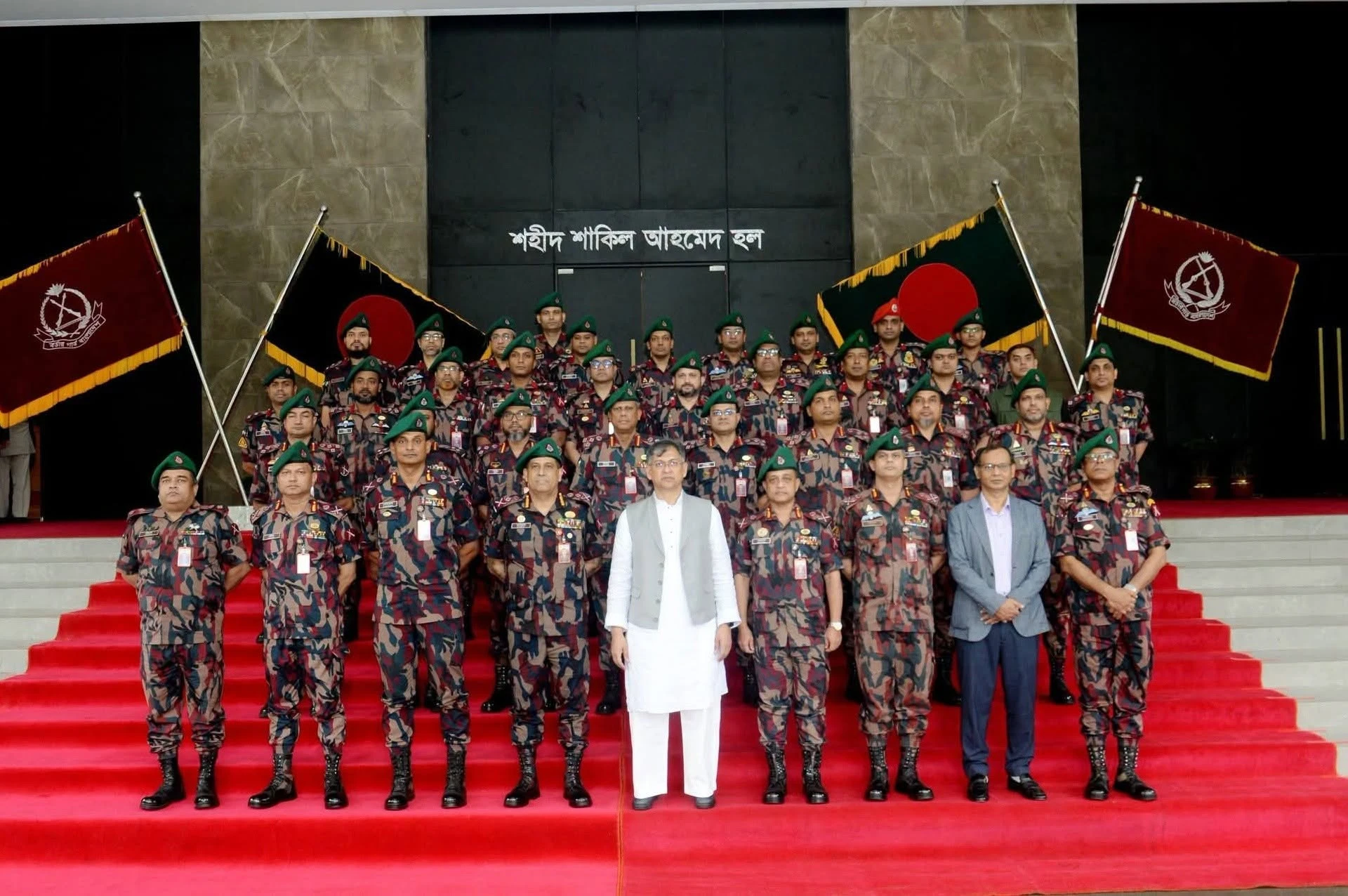 সীমান্ত নিরাপত্তায় প্রযুক্তিগত সক্ষমতা বৃদ্ধি এবং পেশাদারিত্ব বজায় রাখতে বিজিবি’র প্রতি স্বরাষ্ট্রমন্ত্রীর নির্দেশ